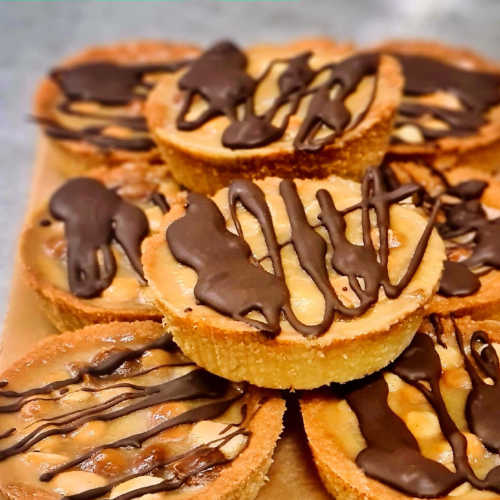 Macadamia caramel tart